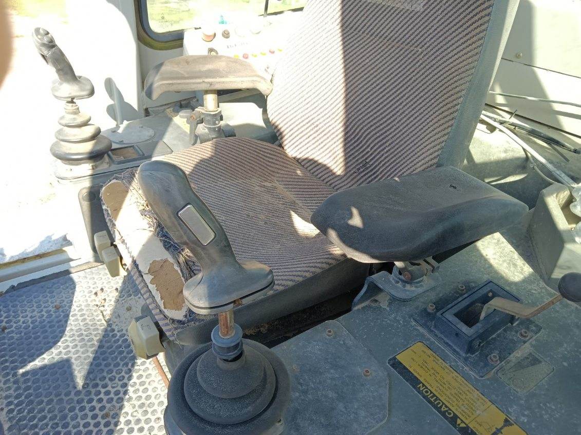 Used Liebherr LR622B Crawler Loader